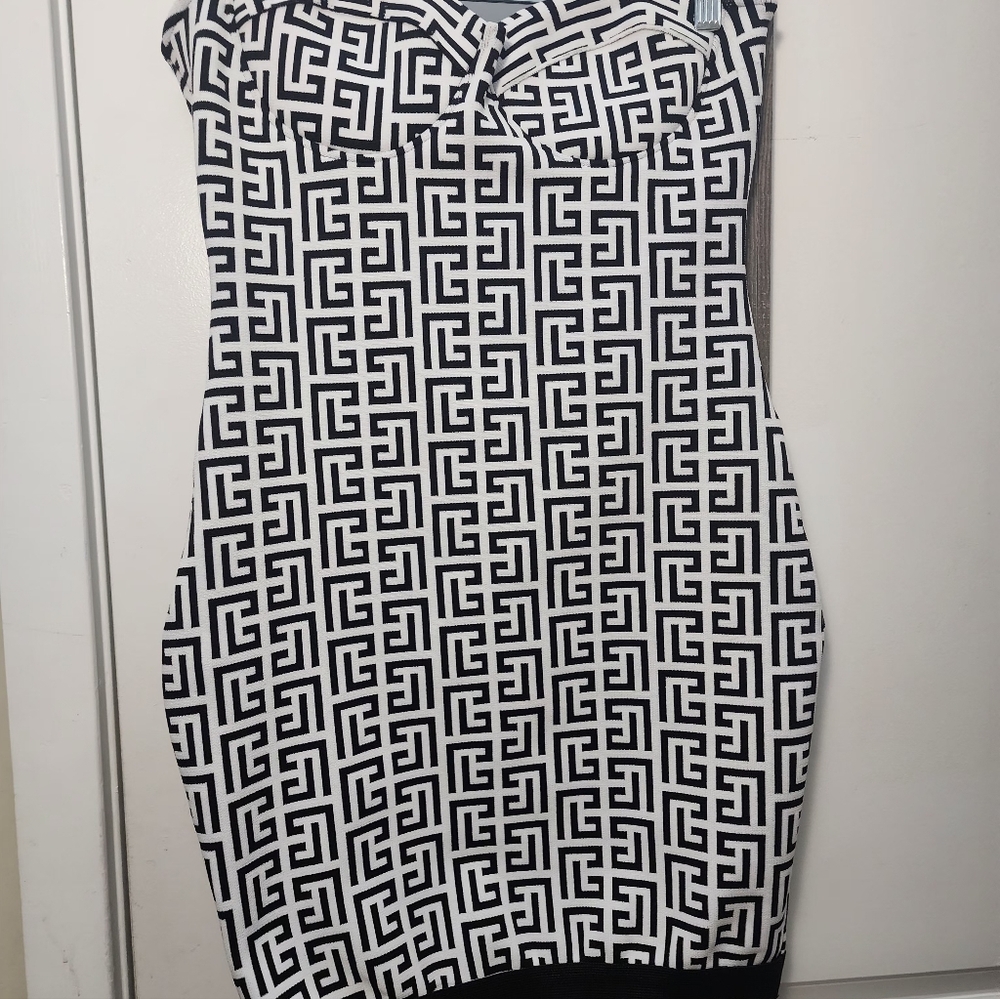 Black and White Geometric Patterned Jacket And Matching Midi Dress - Picture 4 of 6